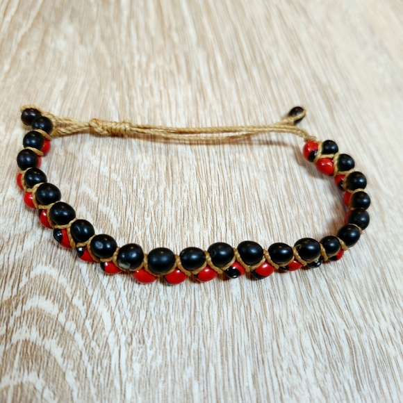 Black and Red Seed Bracelet - Picture 1 of 3